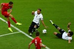 لواندوفسکی پشت سد مدافعان آلمان (عکس)