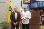 حضور مربی دروازه‌ بان‌های سپاهان در باشگاه