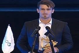 فیلم انتخاب وریا غفوری به عنوان بهترین مدافع لیگ چهاردهم