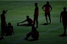 سایپا - سپاهان متوقف شد