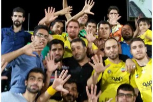 گروه پرشورها در ورزشگاه