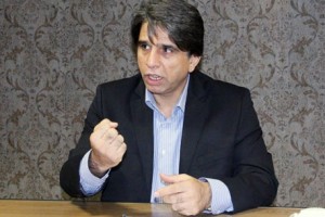 نیکفر: با توجه به اینکه قرارداد عقیلی فسخ نشده، باید در تمرینات شرکت کند