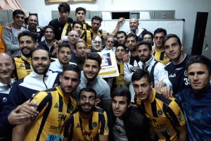 برگزاری جشن تولد کرانچار در حاشیه تمرین طلایی پوشان