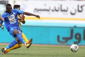 سلیمانی: بازیکن سپاهان باید اخراج میشد