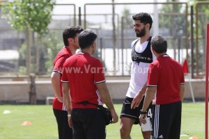 علی کریمی جام جهانی را از دست داد؟