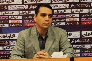 فتاحی: تماشاگران رقیب کنار هم بنشینند مشکلی پیش نمیآید