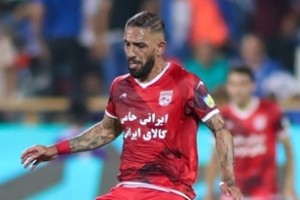 دژاگه: درد پا علت تعویضم بود
