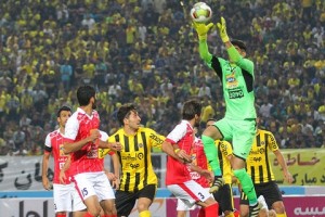 سپاهان و پرسپولیس در نیم فصل نخست برگزار می شود