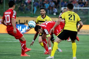 دیدار سپاهان - پرسپولیس هجدهم آذرماه برگزار می شود