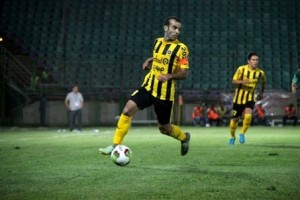 هافبک سپاهان ۳ هفته دور از میادین