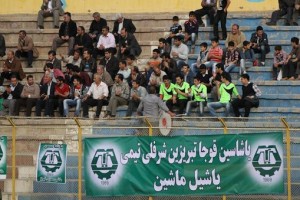 شعار تبریزی ها علیه پرسپولیس/صحبتهای قلعهنویی با داور