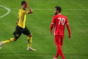 شادی مهرداد محمدی با نمایش نماد لوزر