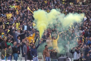 حضور ۲۰ هوادار سپاهان در یادگار امام