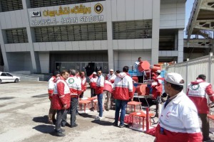 نیروهای هلال احمر در ورزشگاه نقش جهان مستقر میشوند
