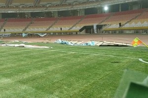 طوفان و گردوغبار در ورزشگاه نقش جهان
