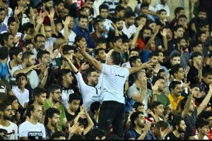 کمیته انضباطی با تخلفات تماشاگران شاهین شهرداری بوشهر برخورد میکند
