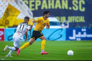 حسینی: بازی با پرسپولیس نمیتواند قهرمان را تعیین کند